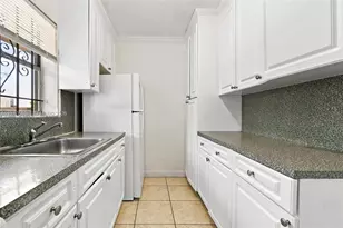 1245 W 24th St, Hialeah, FL 33010 - Photo 8