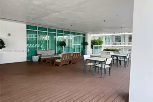 55 SE 6th St, Miami, FL 33131 - Photo 14