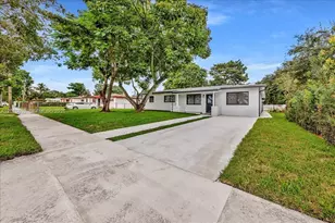 2910 NW 175th St, Miami Gardens, FL 33056 - Photo 2