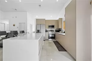 2902 SW 136th Ct, Miami, FL 33175 - Photo 10