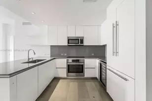 68 SE 6th St, Miami, FL 33131 - Photo 2