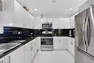 8210 SW 96th Ct, Miami, FL 33173 - Photo 24