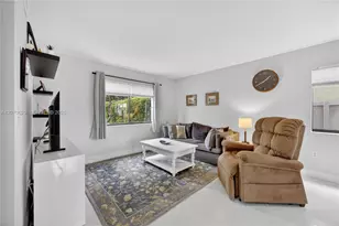8210 SW 96th Ct, Miami, FL 33173 - Photo 14