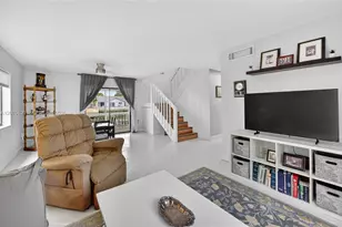 8210 SW 96th Ct, Miami, FL 33173 - Photo 18