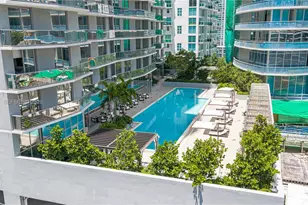 77 SE 5th St, Miami, FL 33131 - Photo 24
