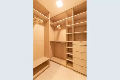 77 SE 5th St #2302, Miami, FL 33131 - Photo 10