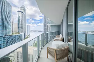 77 SE 5th St, Miami, FL 33131 - Photo 26