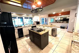297 NW 104th Ave, Coral Springs, FL 33071 - Photo 8