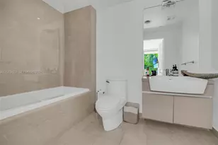 200 Biscayne Blvd Way, Miami, FL 33131 - Photo 18