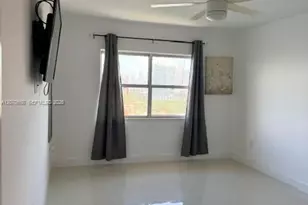 400 Kings Point Dr, Sunny Isles Beach, FL 33160 - Photo 8