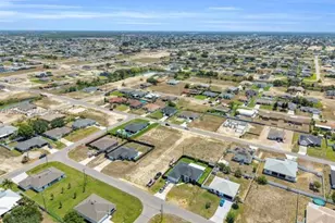 1413 NE 4th Pl, Cape Coral, FL 33909 - Photo 38