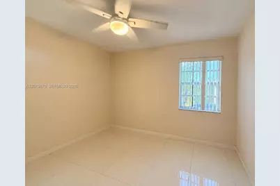454 NE 210th Circle Ter #202-7B, Miami, FL 33179 - Photo 18
