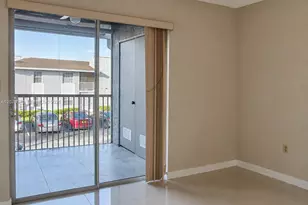 454 NE 210th Cir Terrace, Miami, FL 33179 - Photo 10