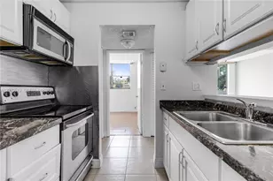 8004 SW 149th Ave, Miami, FL 33193 - Photo 6