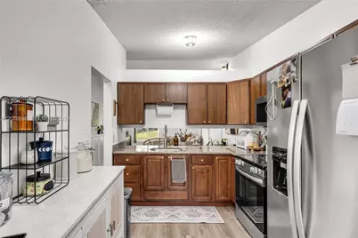 9291 E Elm Ln, Miramar, FL 33025 - Photo 14