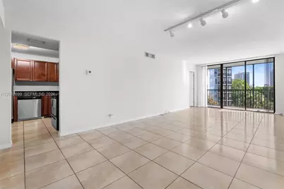 3401 N Country Club Dr #519, Aventura, FL 33180 - Photo 2