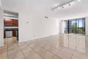 3401 N Country Club Dr, Aventura, FL 33180 - Photo 2