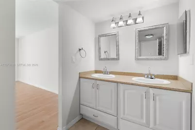 3401 N Country Club Dr #519, Aventura, FL 33180 - Photo 20
