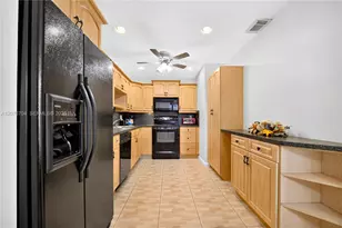 1055 NW 83rd Ave, Plantation, FL 33322 - Photo 10