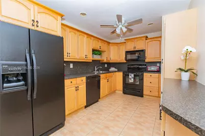1055 NW 83rd Ave #C47, Plantation, FL 33322 - Photo 2