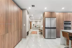 221 NE 44th St, Miami, FL 33137 - Photo 22