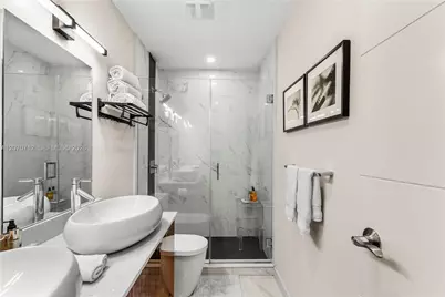 221 NE 44th St, Miami, FL 33137 - Photo 30