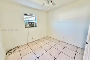 1041 NW 7th Ct, Hallandale Beach, FL 33009 - Photo 14