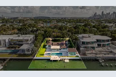 205 N Hibiscus Dr, Miami Beach, FL 33139 - Photo 2