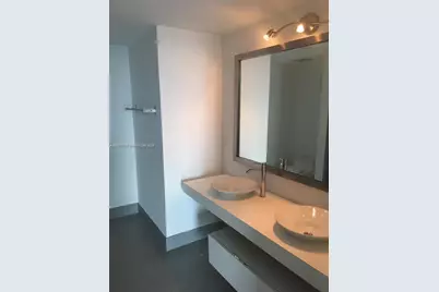 92 SW 3rd St #3402, Miami, FL 33130 - Photo 10
