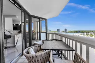 1000 W Island Blvd, Aventura, FL 33160 - Photo 8