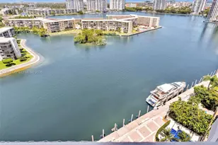 1000 W Island Blvd, Aventura, FL 33160 - Photo 2