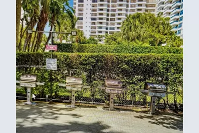 [Address not provided], Hallandale Beach, FL 33009 - Photo 32