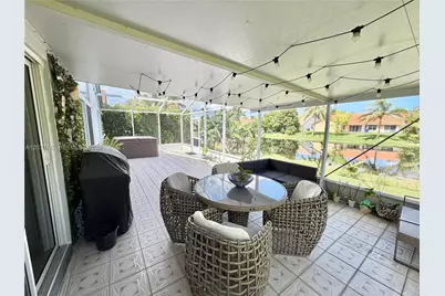 415 NW 165th Ave, Pembroke Pines, FL 33028 - Photo 42