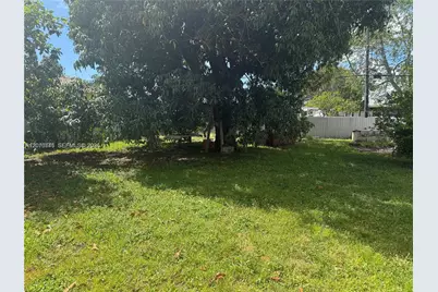 50 E 44th St, Hialeah, FL 33013 - Photo 8