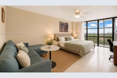 1000 Parkview Dr #715, Hallandale Beach, FL 33009 - Photo 4