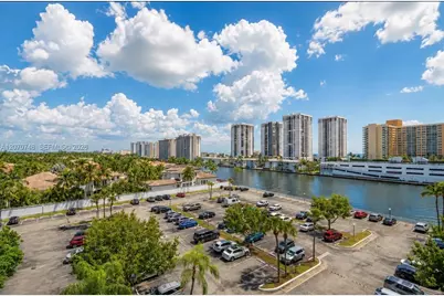 1000 Parkview Dr #715, Hallandale Beach, FL 33009 - Photo 14
