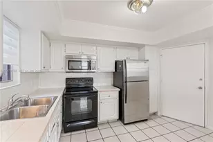 1301 NE Miami Gardens Dr, Miami, FL 33179 - Photo 14