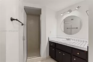 1301 NE Miami Gardens Dr, Miami, FL 33179 - Photo 18