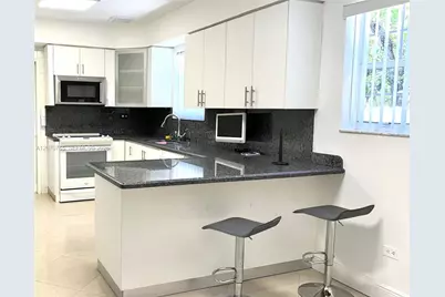 1611 71st St, Miami Beach, FL 33141 - Photo 4