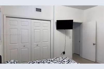 1611 71st St, Miami Beach, FL 33141 - Photo 8