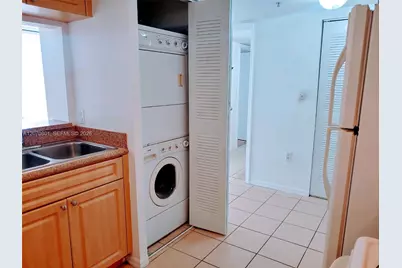 102 SW 6th Ave #610, Miami, FL 33130 - Photo 4