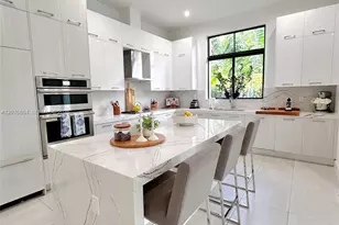 8286 NW 51st Terrace, Doral, FL 33166 - Photo 2