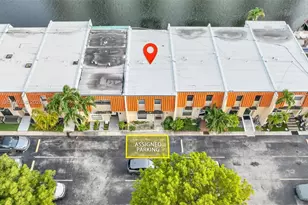 3690 NE 167th St, North Miami Beach, FL 33160 - Photo 38