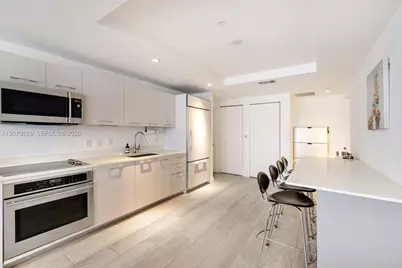 55 SW 9th St #1609, Miami, FL 33130 - Photo 4