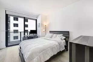 55 SW 9th St, Miami, FL 33130 - Photo 14