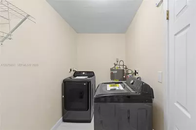 3561 NW 41st St, Lauderdale Lakes, FL 33309 - Photo 18