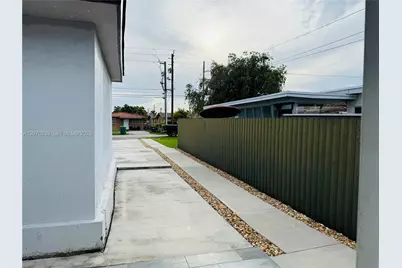 1221 SW 76th Ct, Miami, FL 33144 - Photo 26