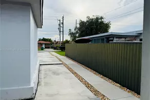 1221 SW 76th Ct, Miami, FL 33144 - Photo 26