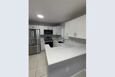1261 SE 27th St #101, Homestead, FL 33035 - Photo 2