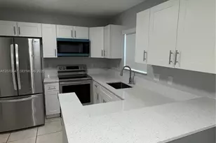 1261 SE 27th St, Homestead, FL 33035 - Photo 2
